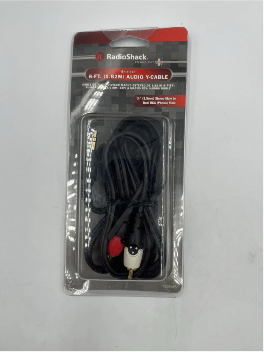 New RADIO SHACK shielded 6-Ft (1.82m) Gold-plated Audio Y-Cable 1/8